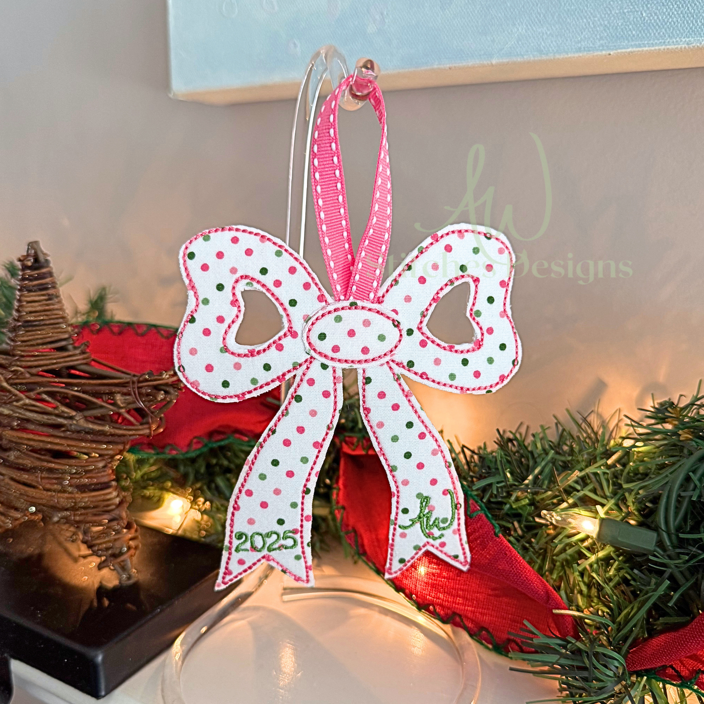 In The Hoop Bow Christmas Ornament Tag bean stitch applique design for machine embroidery