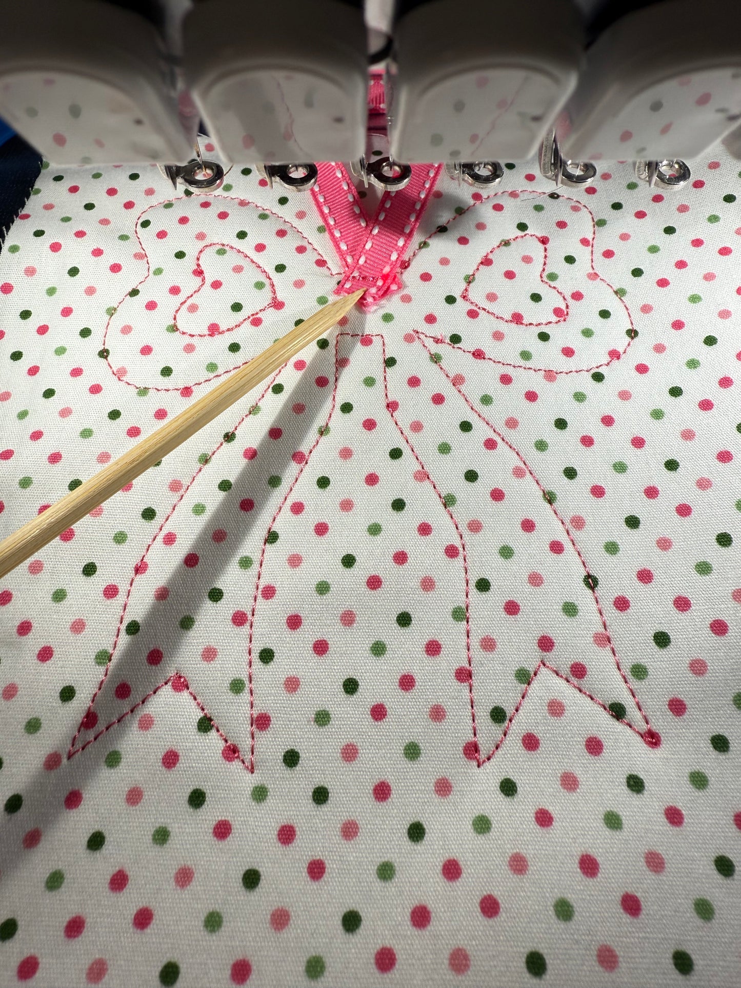 In The Hoop Bow Christmas Ornament Tag bean stitch applique design for machine embroidery