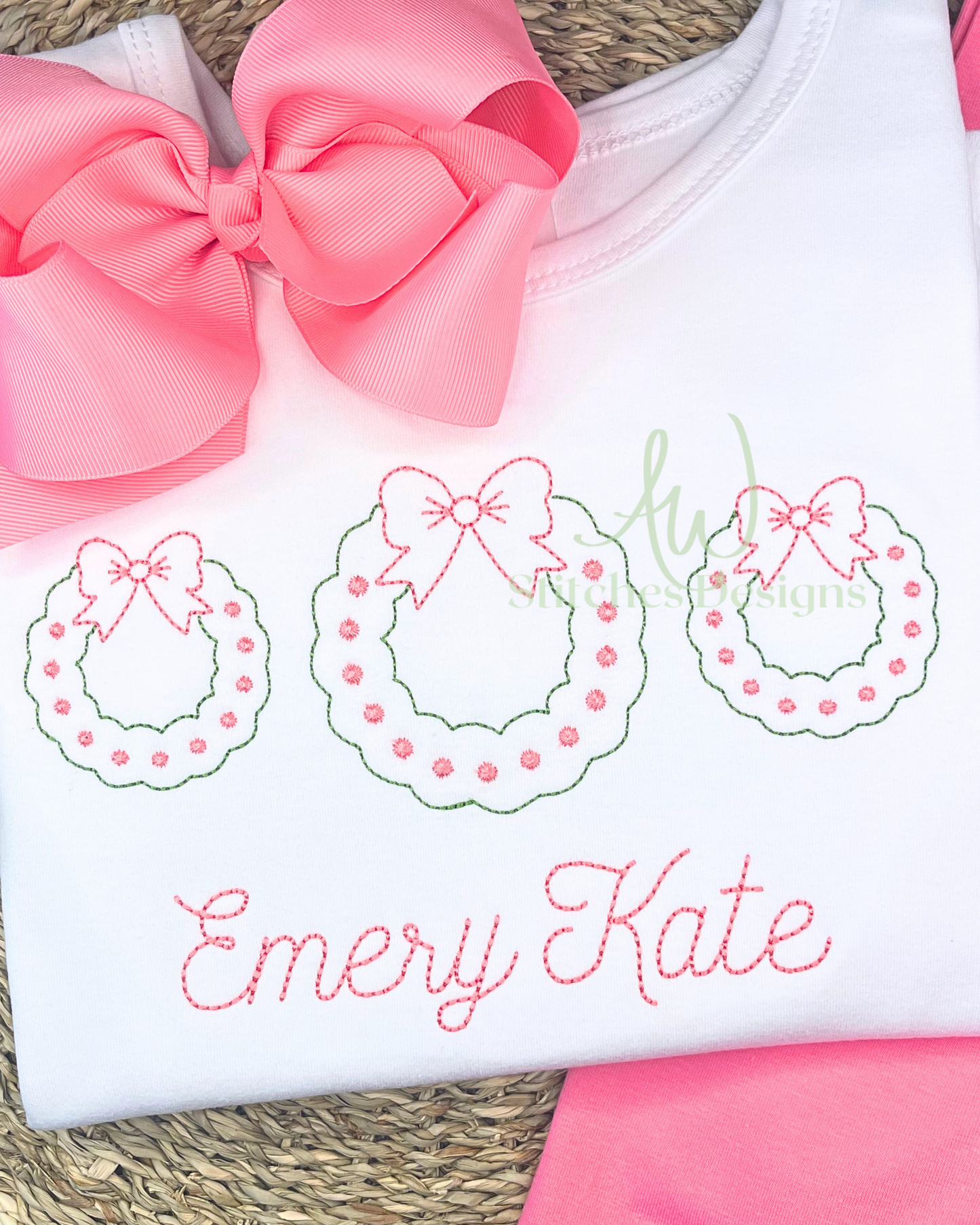 Christmas wreath trio with bow vintage bean stitch machine embroidery design file